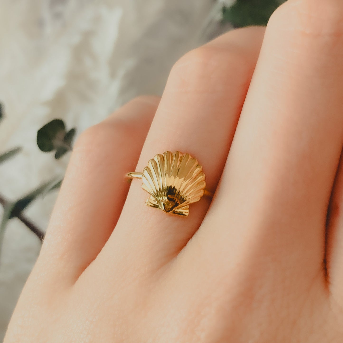 Dainty Seashell Ring