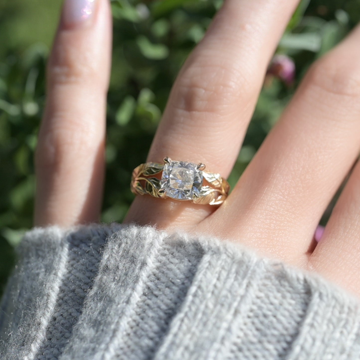 Cushion Cut Diamond Nature Inspired Engagement Band with Ornate Leaves. 2ct Diamond,IGI lg500166967 7.43x 6.9 x 4.86mm VS1 H, Size 4.75