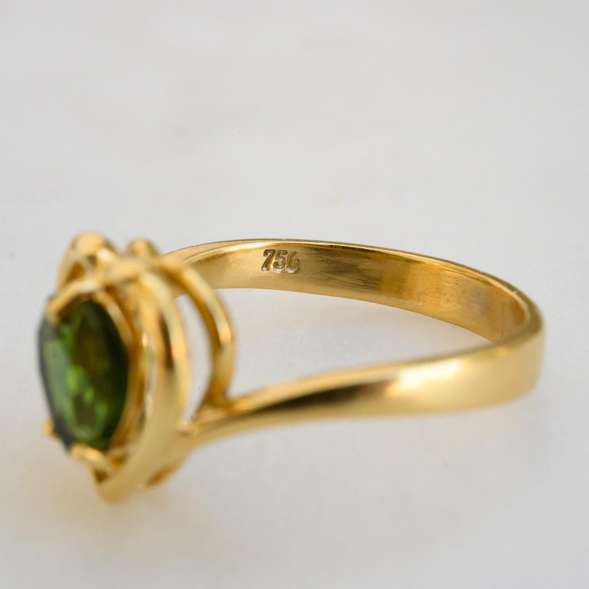 18K Solid Gold Heart Shaped Green Tourmaline Ring size 5.75, Estate Sale Jewelry Vintage Jewelry Valentines Gift