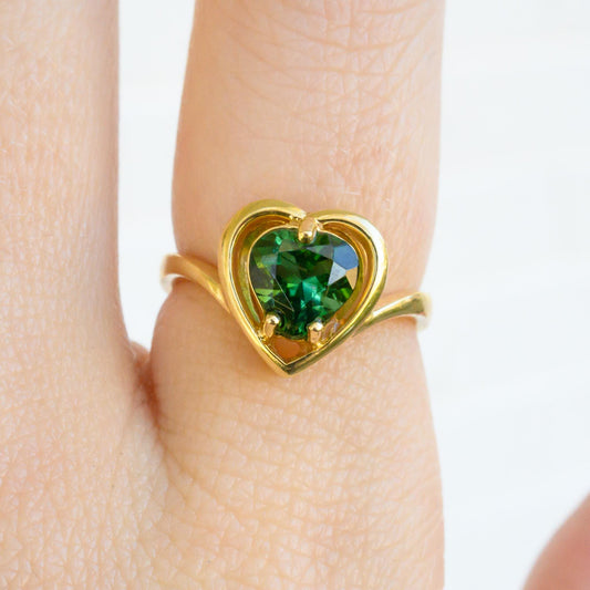 18K Solid Gold Heart Shaped Green Tourmaline Ring size 5.75, Estate Sale Jewelry Vintage Jewelry Valentines Gift