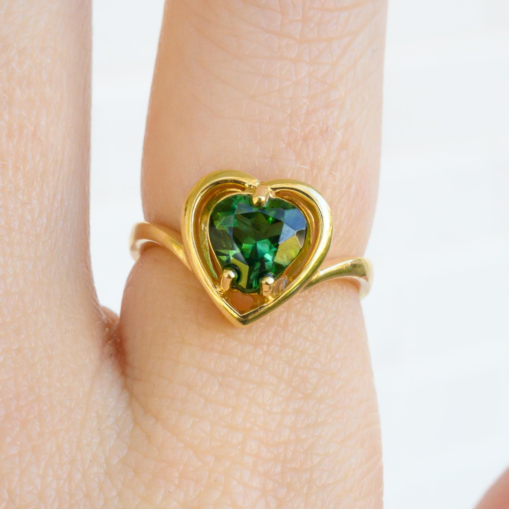 18K Solid Gold Heart Shaped Green Tourmaline Ring size 5.75, Estate Sale Jewelry Vintage Jewelry Valentines Gift