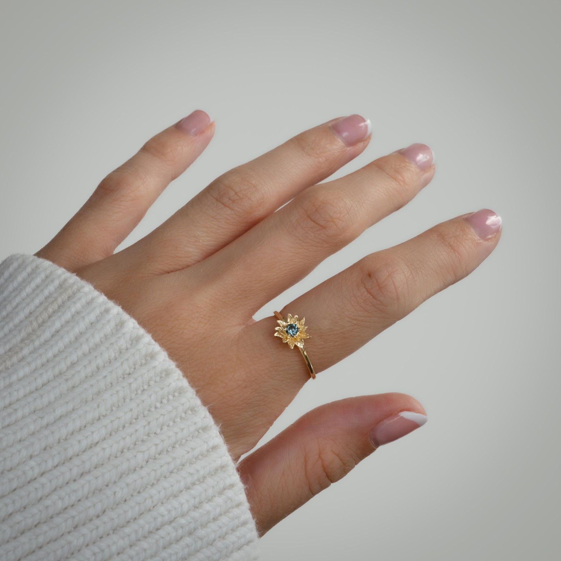 Poinsettia Ring