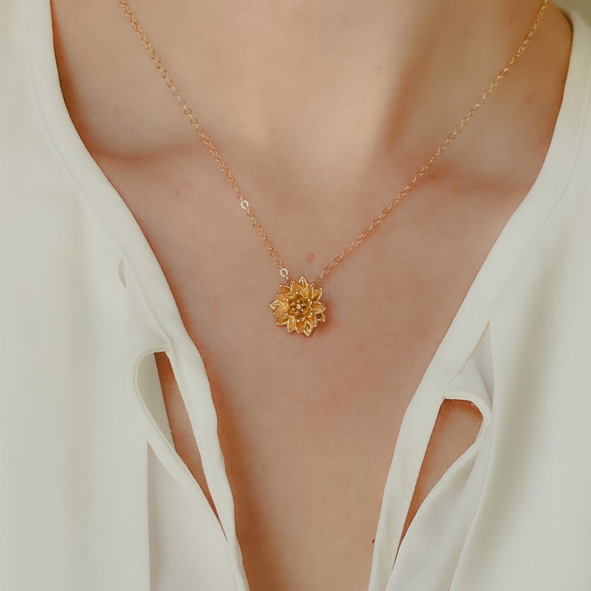 Solid 14K Gold Waterlily or lotus flower necklace