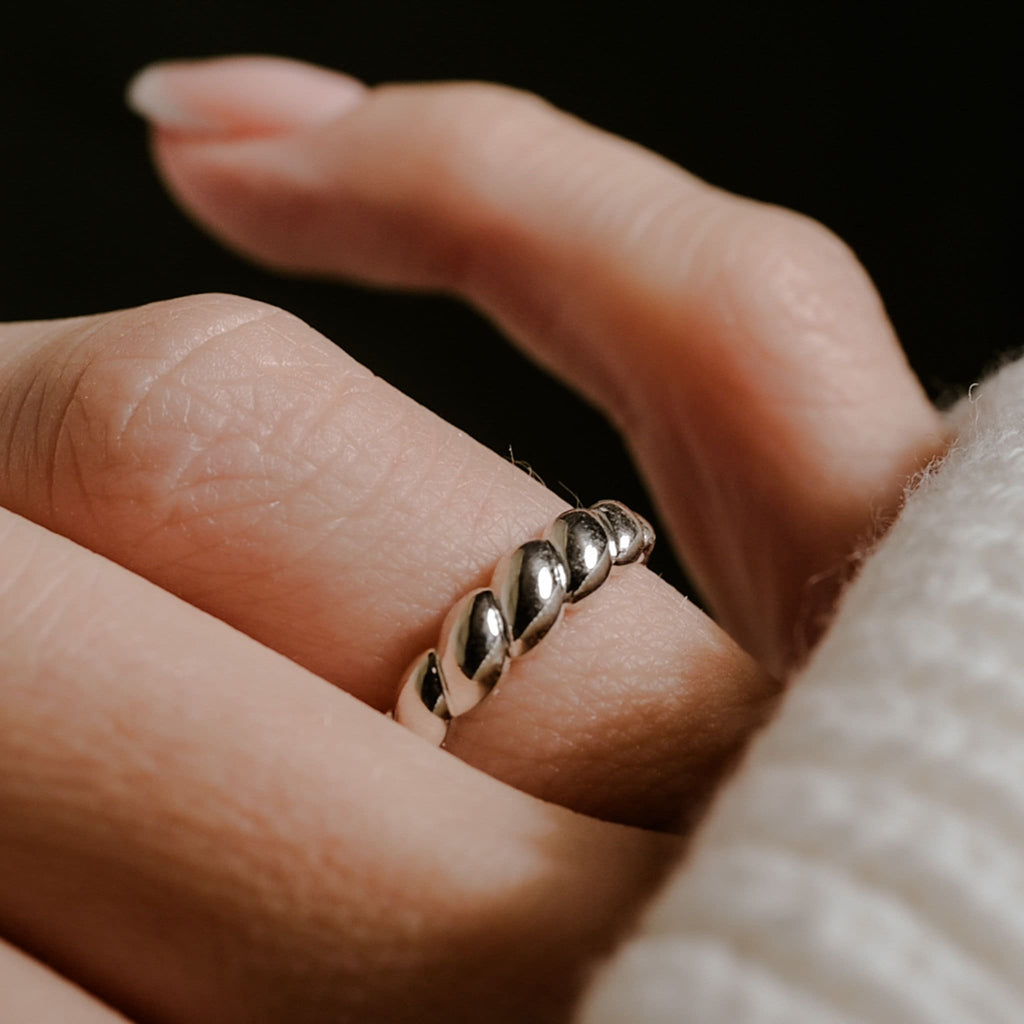 Rope Croissant Ring