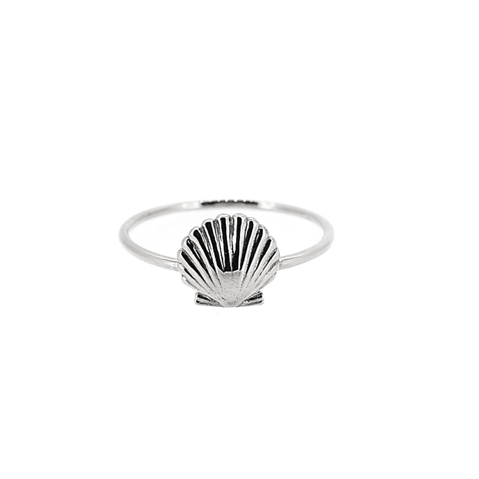 Dainty Seashell Ring