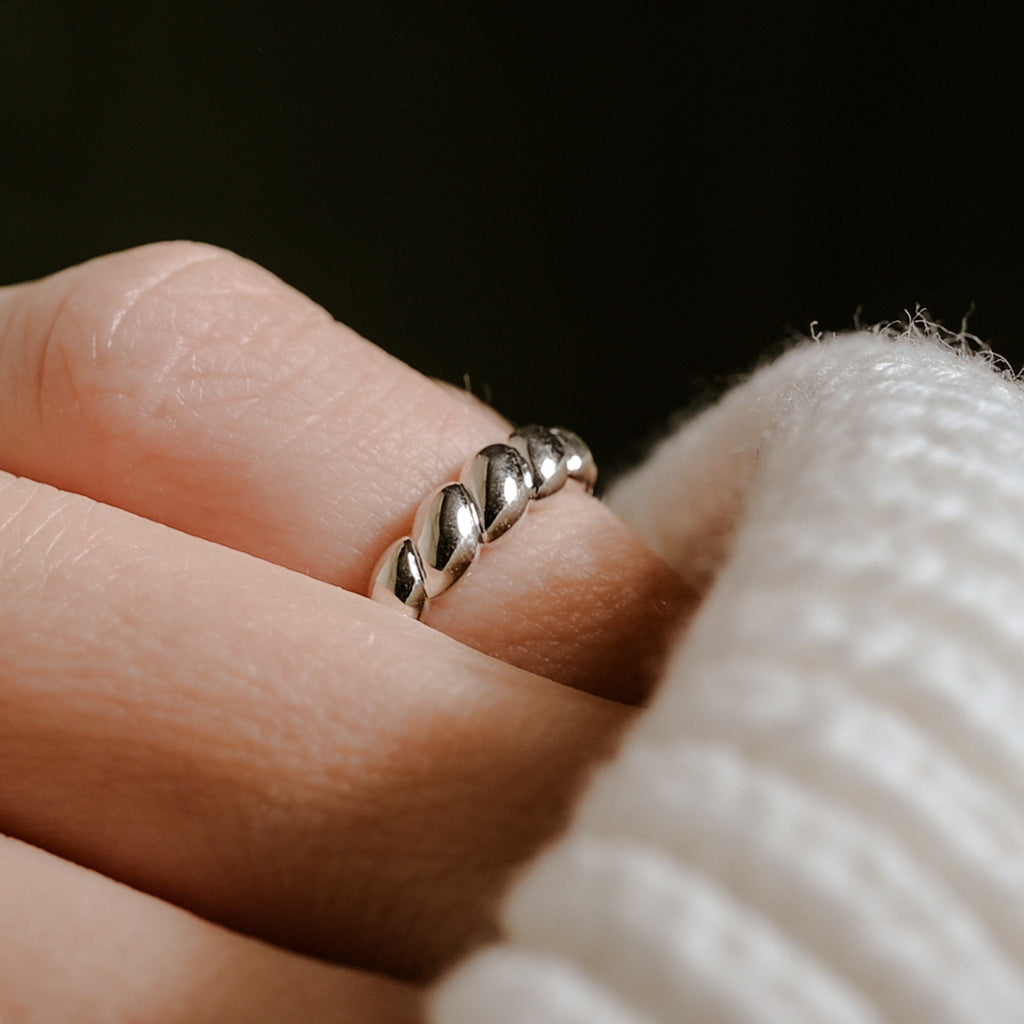 Rope Croissant Ring