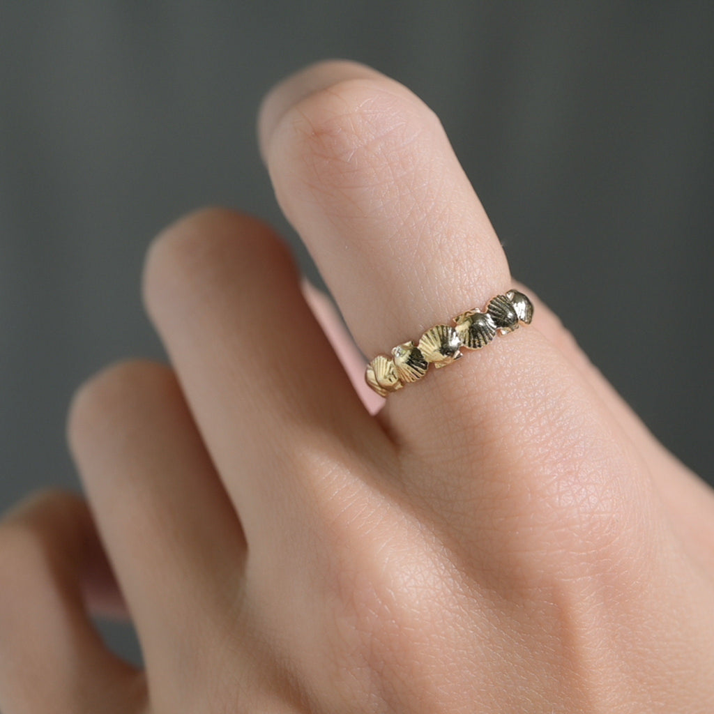 Dainty Seashell Ring