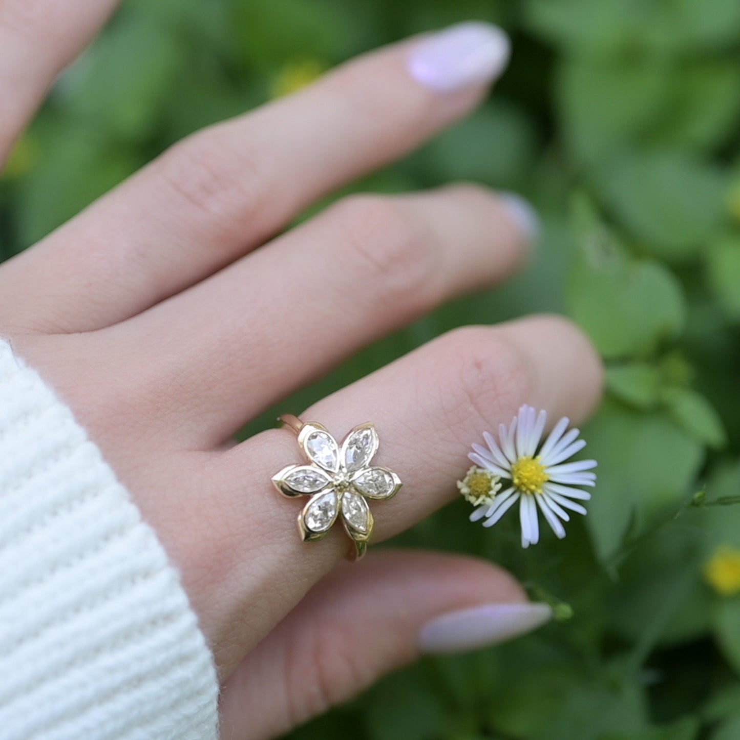 Diamond Daisy Flower Engagement Ring, 6 marquises and pear-shaped petals with solid gold, 1.3ct