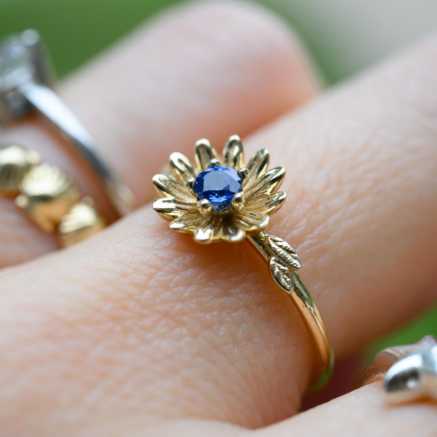 14k Gold Flower Ring, Birthstone Sapphire, Aster Flower Daisy, Size 6