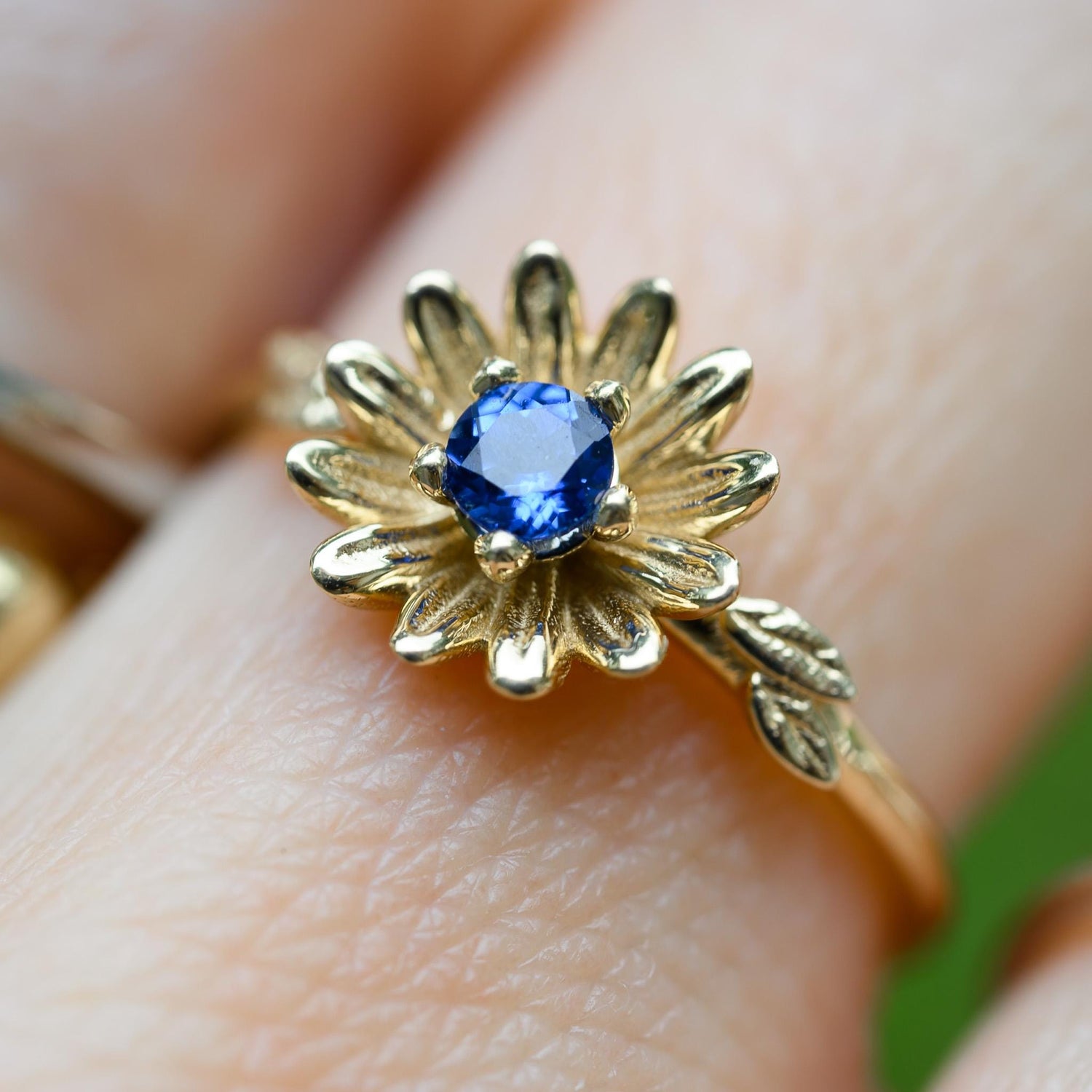 14k Gold Flower Ring, Birthstone Sapphire, Aster Flower Daisy, Size 6