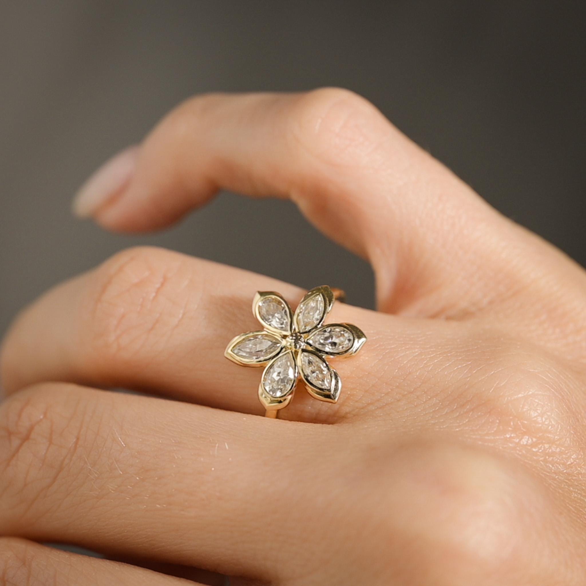 Moissanite Daisy Flower Ring
