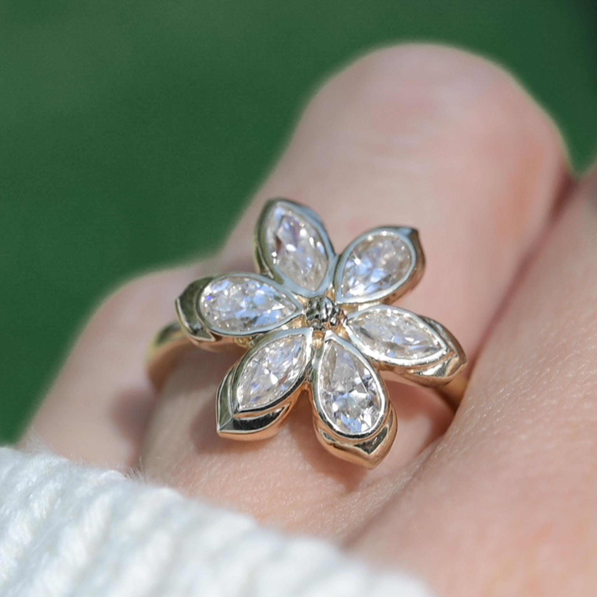 Moissanite Daisy Flower Ring