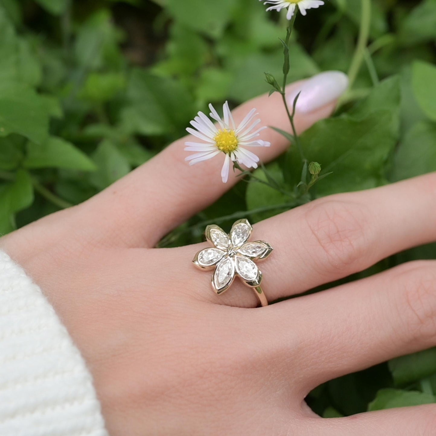 Diamond Daisy Flower Ring