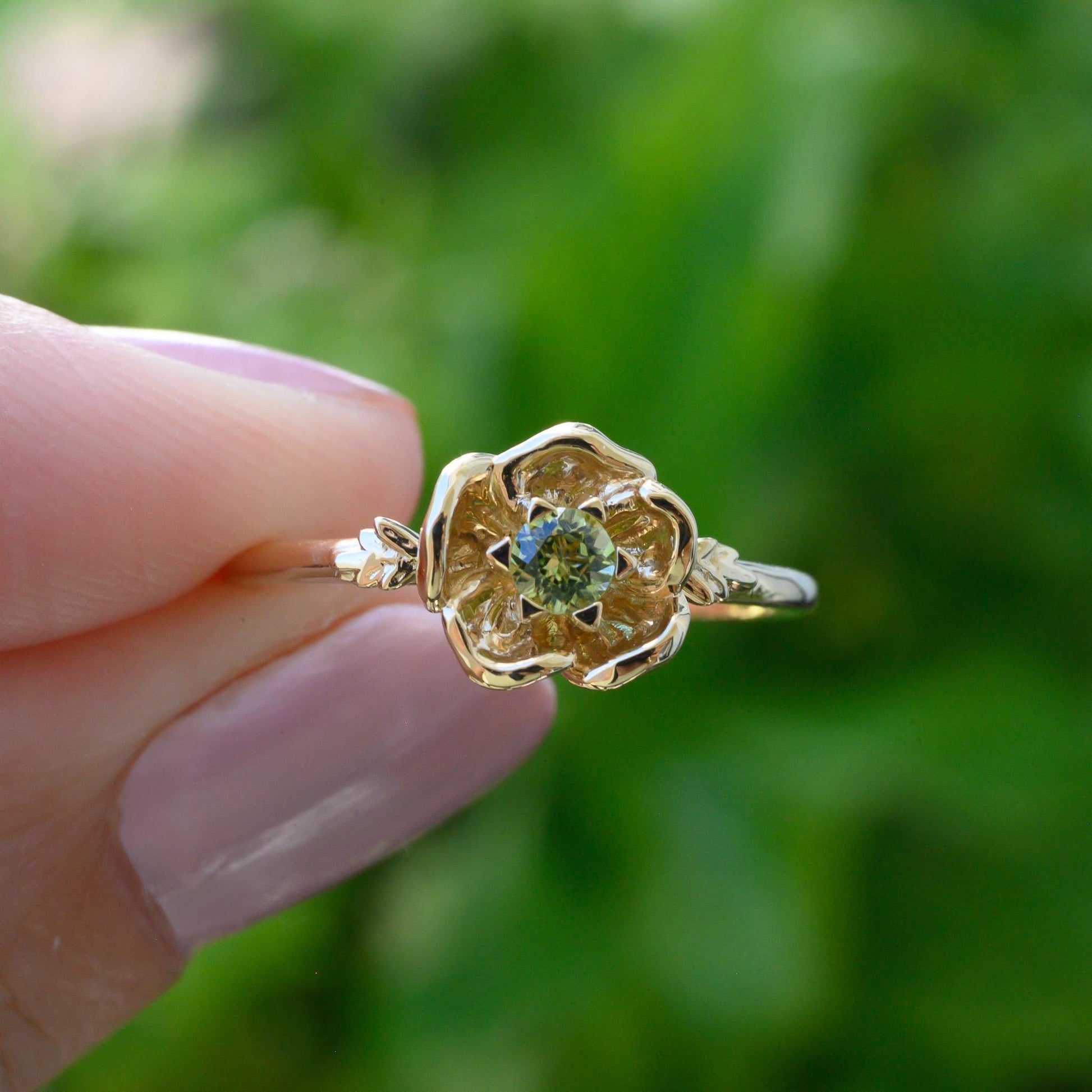 14K Solid Gold Poppy Ring: Dainty Peridot Floral Ring, Size 6