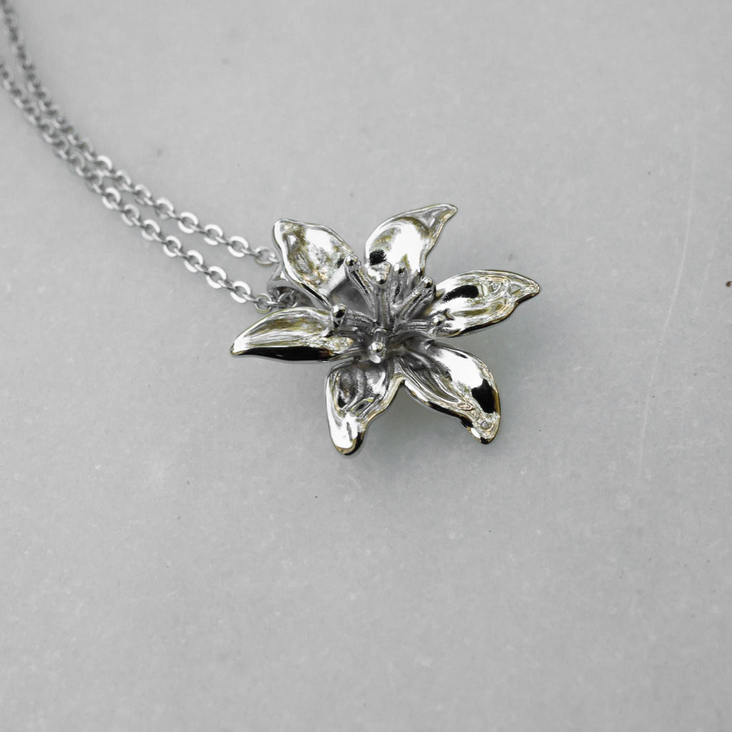 Lily Necklace