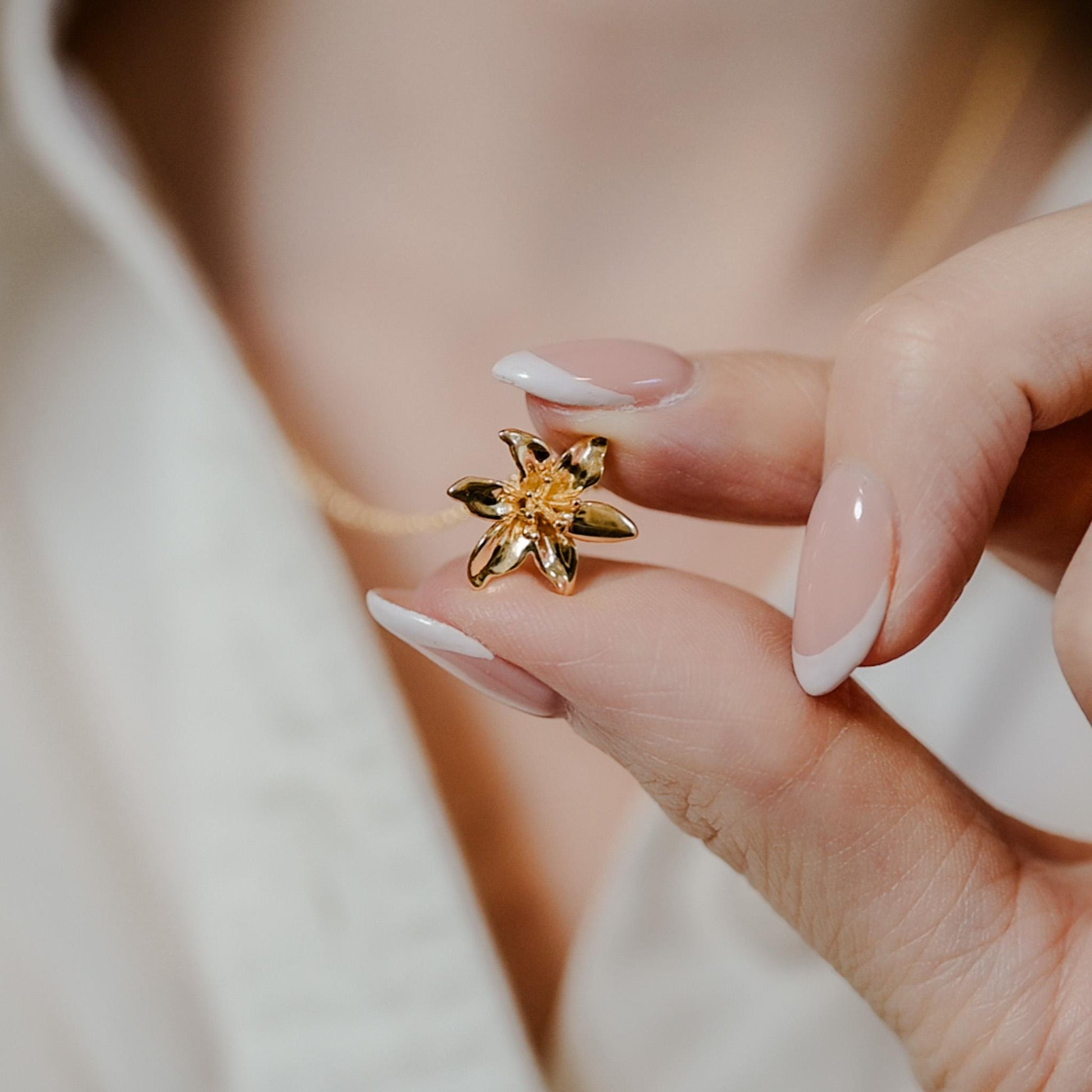 Lily Necklace