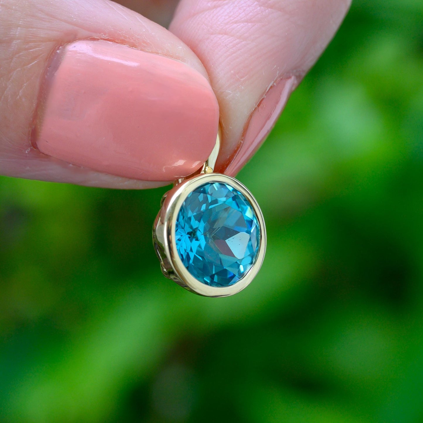 10k Yellow Gold lab Aqua blue sapphire brilliant cut Charm Necklace: Elegant Bezel-Set Pendant