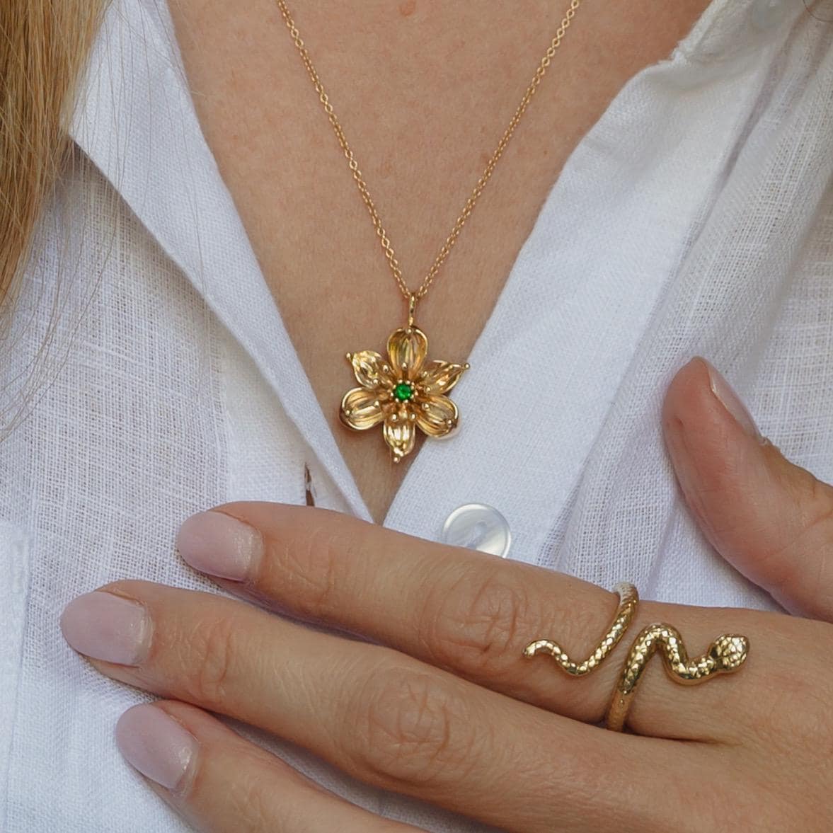 10K Solid Gold Dogwood flower pendant with Tsavorite Garnet