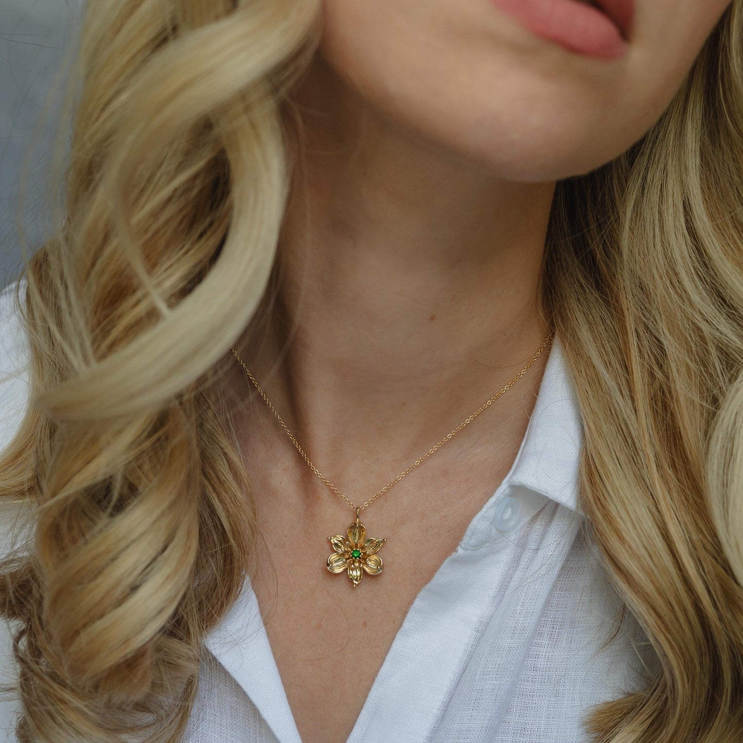 10K Solid Gold Dogwood flower pendant with Tsavorite Garnet