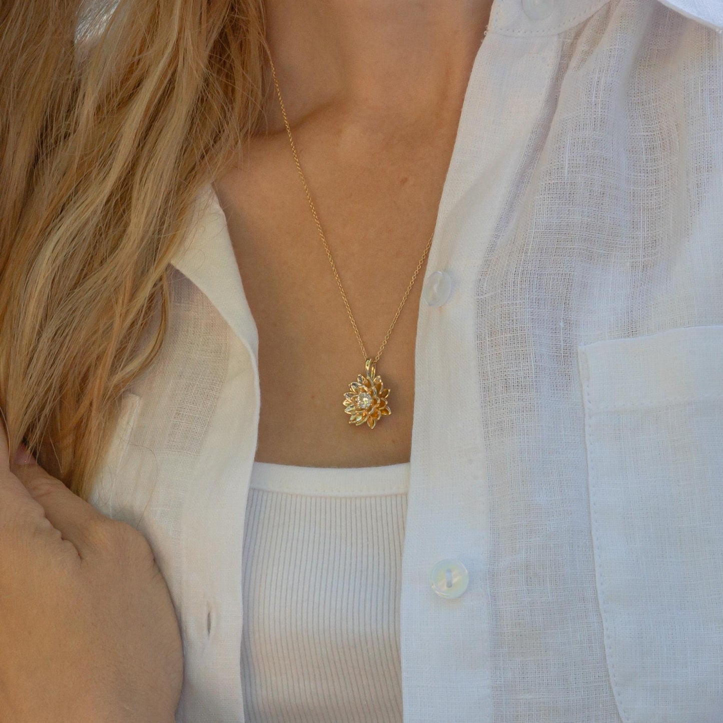 14K Solid Vintage Inspired Flower Lab Diamond