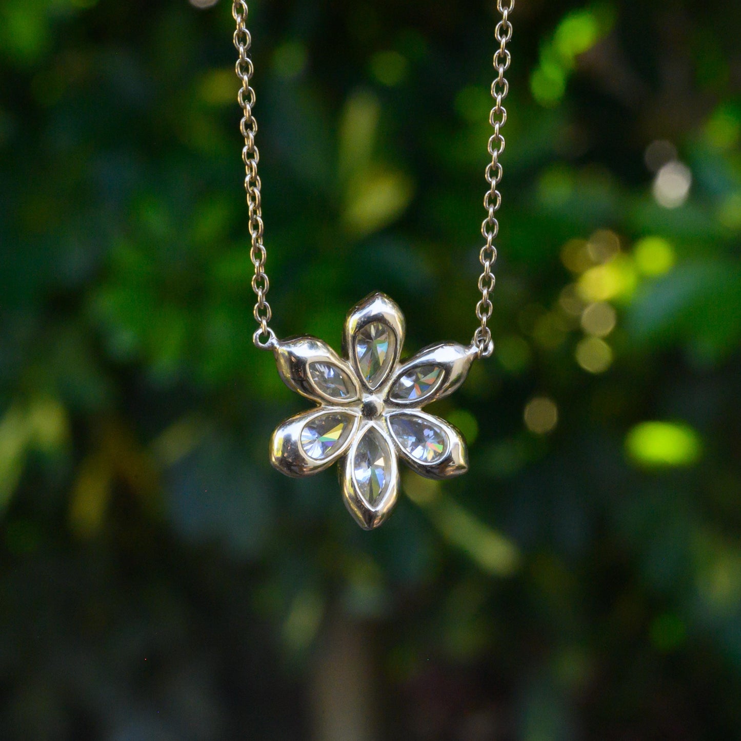 14K Yellow Gold Diamond Daisy Necklace