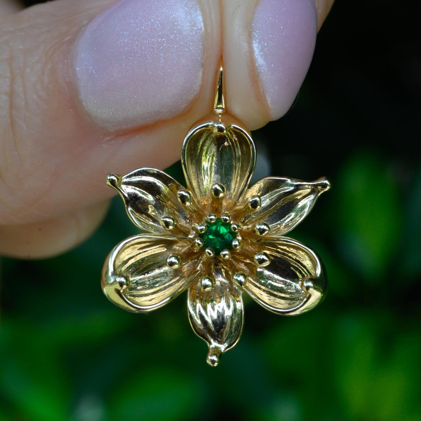 10K Solid Gold Dogwood flower pendant with Tsavorite Garnet