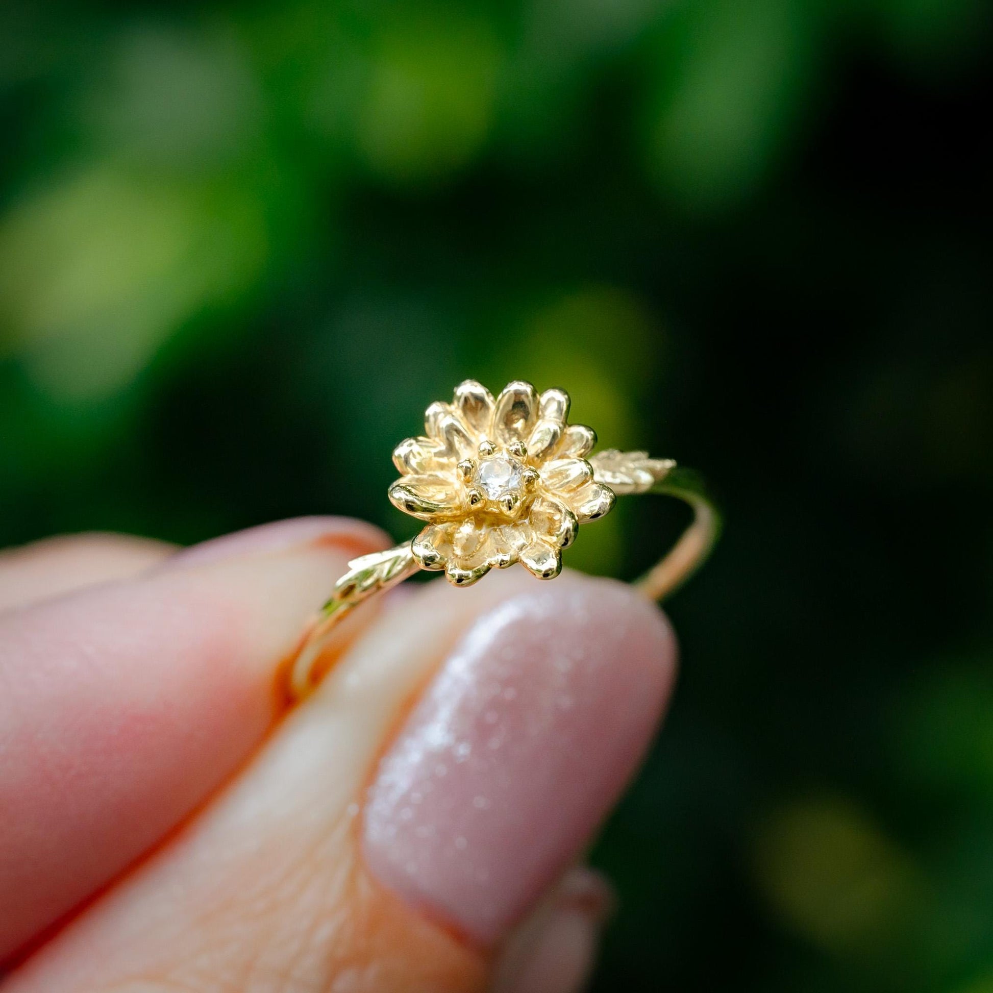 Daisy Ring: April Birth Flower, White Sapphire, Solid 9k Gold Size 6.75