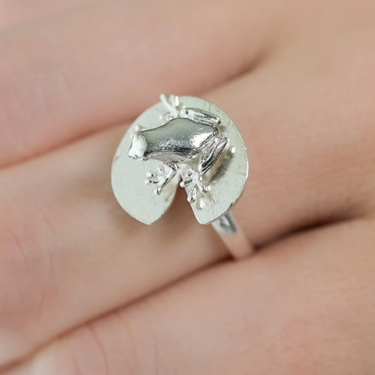 Frog and Lily Pad Fidget Ring in Sterling Silver