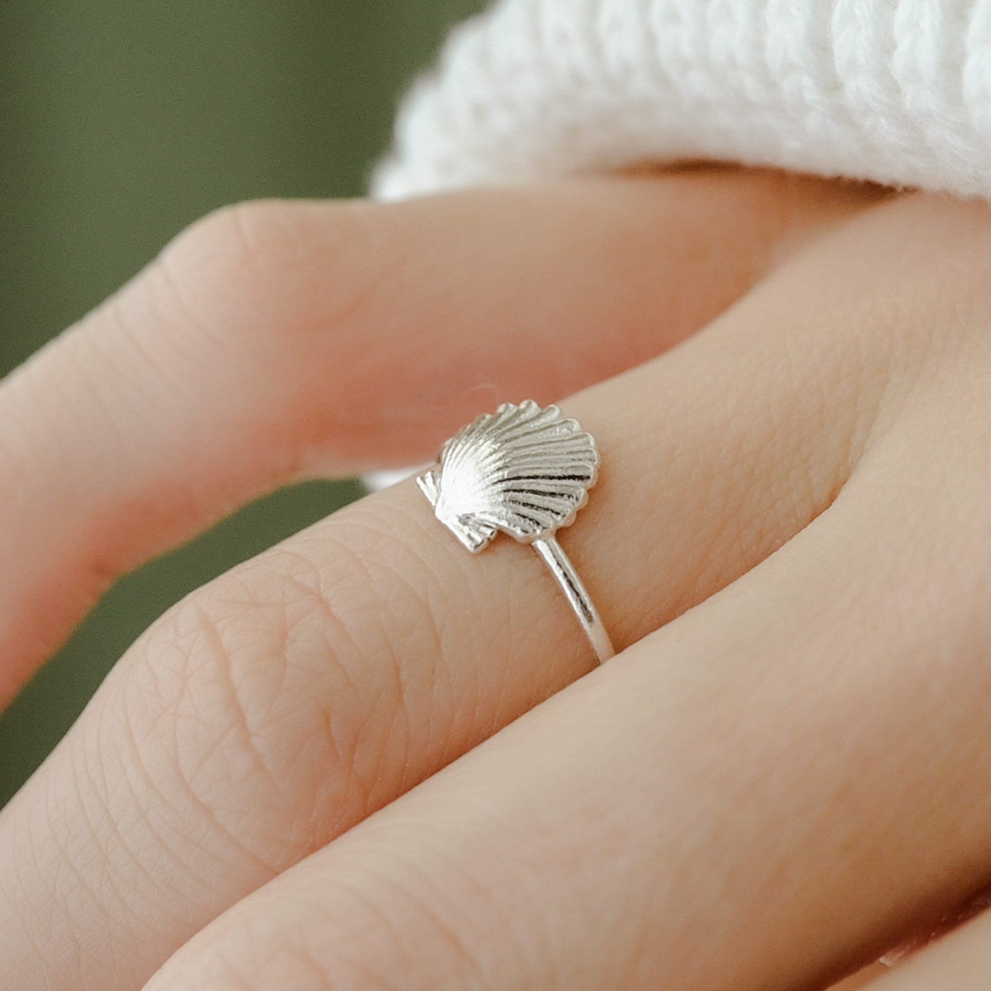 Dainty Seashell Ring